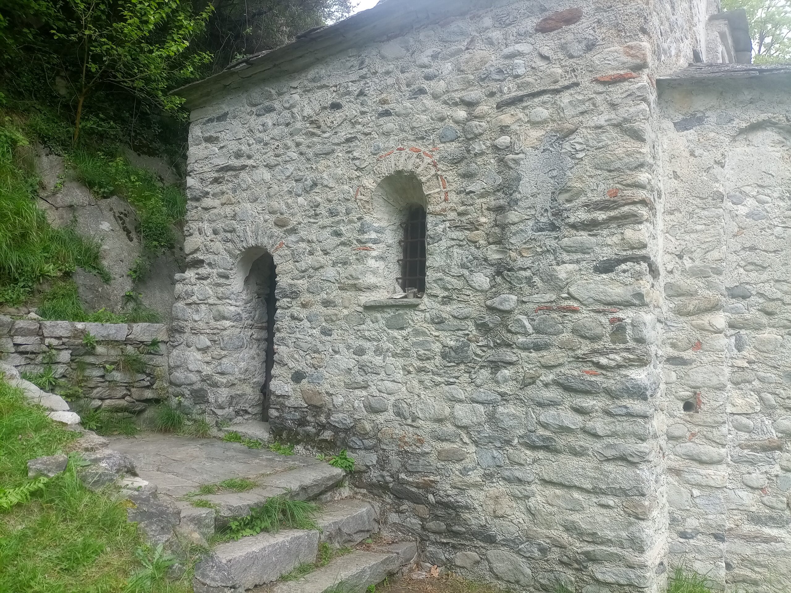 Il tempietto di San Fedelino